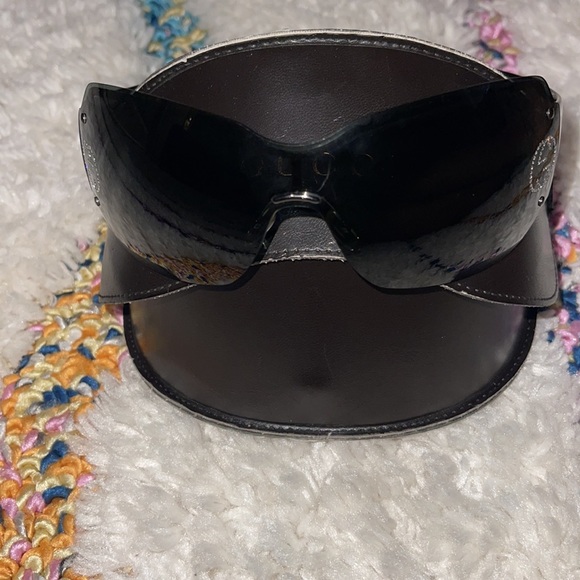 Gucci shield glasses rhinestones sides - Picture 3 of 3